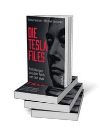Bücherstapel des Buches „Die Tesla-Files“