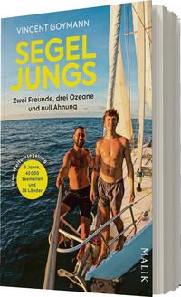 Das Buchcover zeigt zwei junge Männer, die lächelnd auf einem Segelboot stehen, umgeben von Wasser. Der Himmel ist klar, und die Sonne scheint. Der Titel „SEgel Jungs“ ist in großen, gelben Buchstaben oben platziert. Untertitel „Zwei Freunde, drei Ozeane und null Ahnung“ ist in kleinerer Schrift darunter. Ein gelbes Badge in der unteren linken Ecke informiert über „5 Jahre, 40.000 Seemeilen und 38 Länder“. Der Autor Vincent Goymann ist oben auf dem Cover vermerkt.