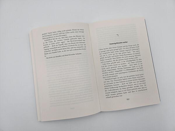 Außenansicht des Buches „Exit Black“