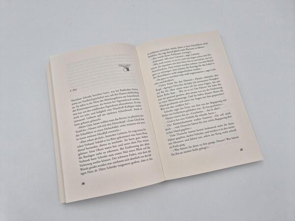 Außenansicht des Buches „Schattenmacht “