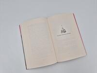Außenansicht des Buches „Blätterrascheln in der Freitagsbuchhandlung“
