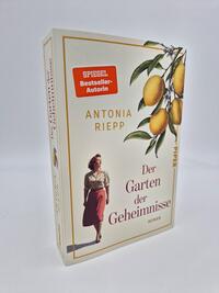 Außenansicht des Buches „Der Garten der Geheimnisse“