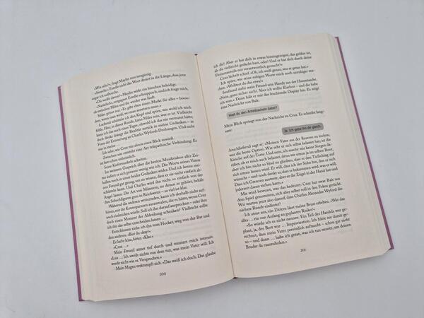 Außenansicht des Buches „Loving fiercely“
