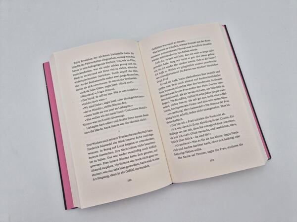 Außenansicht des Buches „Wer hat uns je geliebt?“