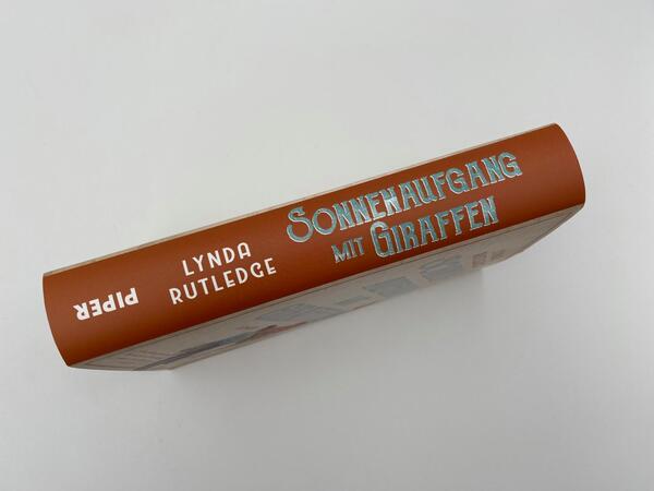 Innenansicht des Buches „Sonnenaufgang mit Giraffen “