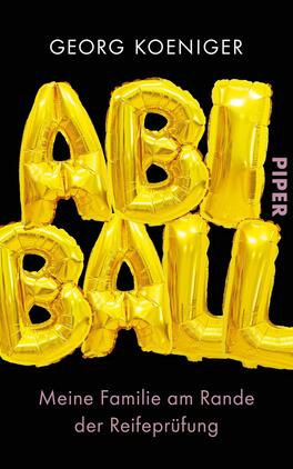 Das Buchcover zeigt eine schwarze Hintergrundfarbe, auf der große, goldene, folierte Buchstaben „ABI BALL“ in der Mitte angeordnet sind. Diese Buchstaben wirken festlich und heiter. Oben links steht der Autorennamen „Georg Koeniger“ in weißer Schrift. Unterhalb der Buchstaben befindet sich der Untertitel „Meine Familie am Rande der Reifeprüfung“ in kleinerer, weißer Schrift. Im oberen rechten Bereich ist das Verlagslogo „Piper“ in lila dargestellt, was einen zusätzlichen Farbakzent setzt.