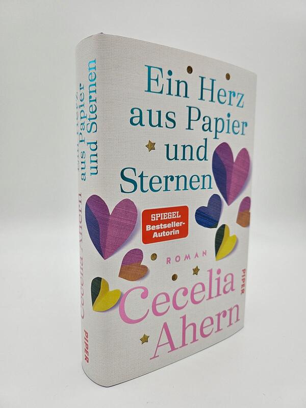 Außenansicht des Buches „Ein Herz aus Papier und Sternen“