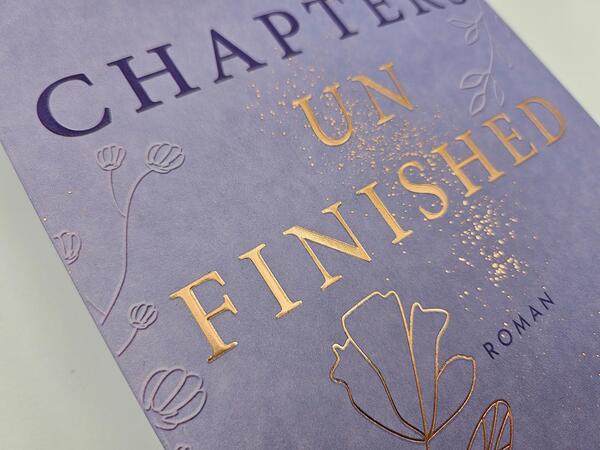 Außenansicht des Buches „Chapters unfinished“