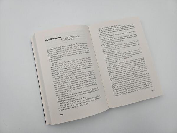 Innenansicht des Buches „Die Starfarer-Verschwörung“