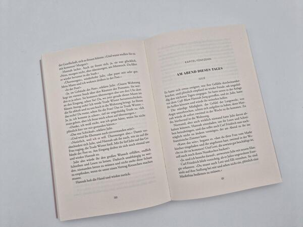 Außenansicht des Buches „Zwei Frauen“