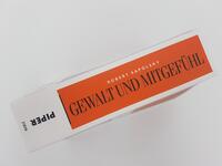 Innenansicht des Buches „Gewalt und Mitgefühl“