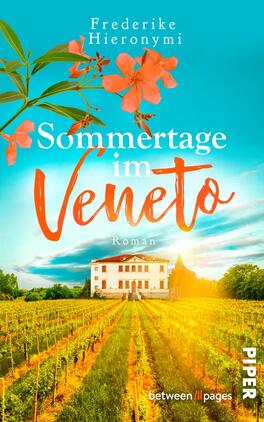 Das Buchcover zeigt eine malerische Landschaft mit Weinreben im Vordergrund und einem weißen, eleganten Gebäude im Hintergrund. Über dem Bild ist der Titel „Sommer-tage im Veneto“ in auffälligem Orange in einer geschwungenen Schrift platziert, während der Autorennamen „Frederike Hieronymyi“ in Weiß darüber zu sehen ist. Der Hintergrund ist in einem sanften Himmelblau gehalten, das eine warme und einladende Atmosphäre vermittelt. In der unteren rechten Ecke steht das Verlagslogo „PIPER“.