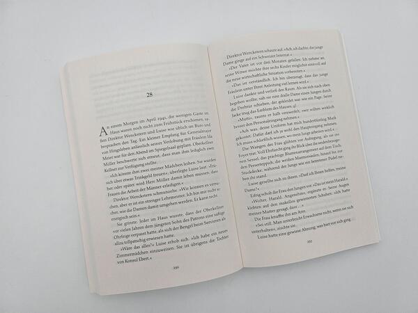 Außenansicht des Buches „Hotel Vier Jahreszeiten – Der Glanz des neuen Morgens“