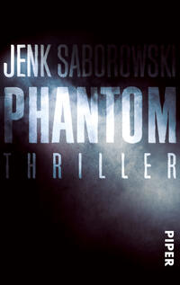 Das Buchcover zeigt einen düsteren, atmosphärischen Hintergrund in Schwarz und Grautönen. In der Mitte steht der Titel „PHANTOM“ in großen, auffälligen, hellen Buchstaben, die durch einen leichten Schimmer betont werden. Darunter ist das Wort „THRILLER“ in einer kleineren, aber auffälligen Schriftart platziert. Der Autorenname „Jenk Saborowski“ erscheint oberhalb des Titels in dezenten, grauen Buchstaben. Das Cover vermittelt eine geheimnisvolle und spannungsgeladene Stimmung, passend zum Genre.