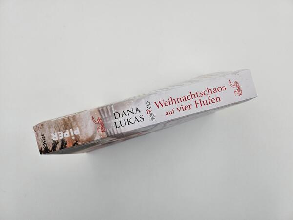 Außenansicht des Buches „Weihnachtschaos auf vier Hufen“