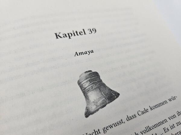 Außenansicht des Buches „Crossed“