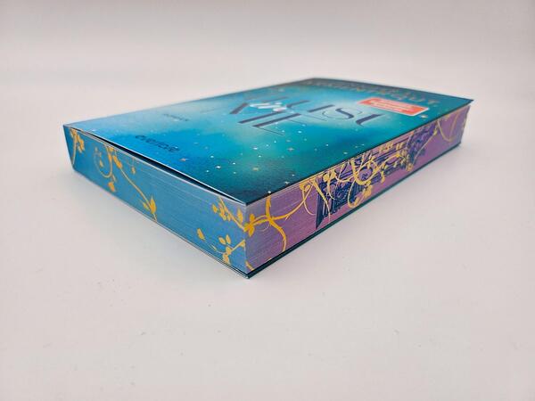 Außenansicht des Buches „Trust in Me“