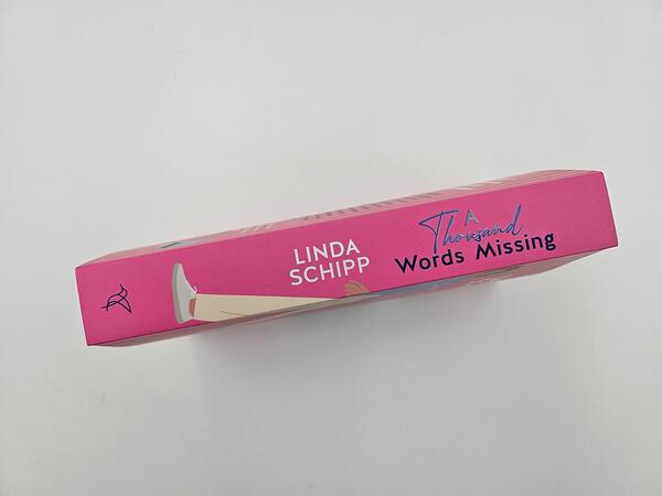 Innenansicht des Buches „A Thousand Words Missing“