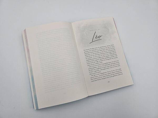 Innenansicht des Buches „Azurblau“