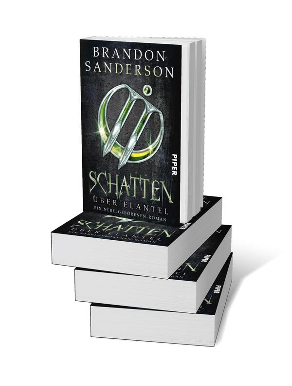 Bücherstapel des Buches „Schatten über Elantel“