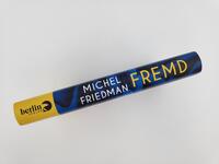 Innenansicht des Buches „Fremd“
