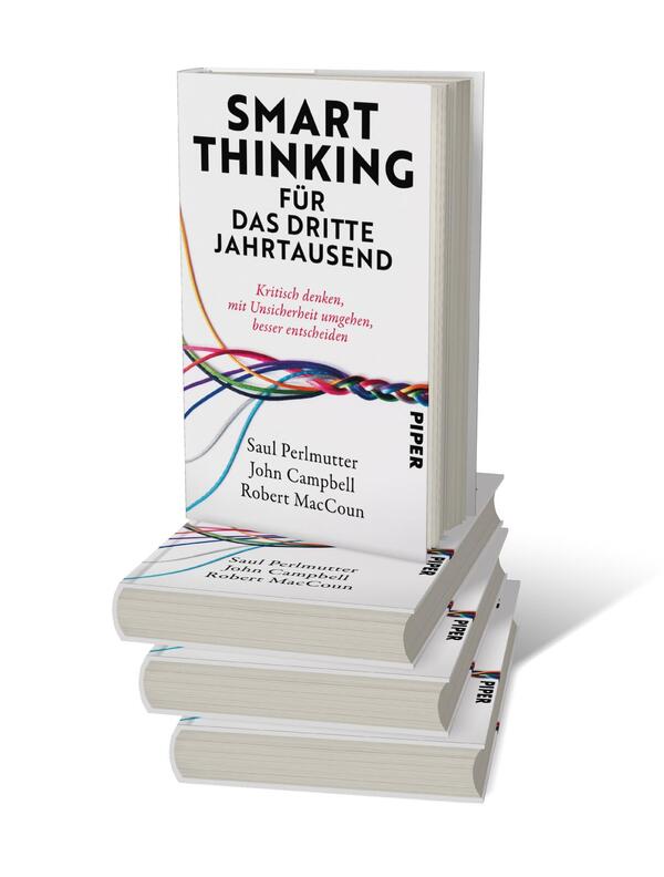 Bücherstapel des Buches „Smart Thinking für das dritte Jahrtausend“