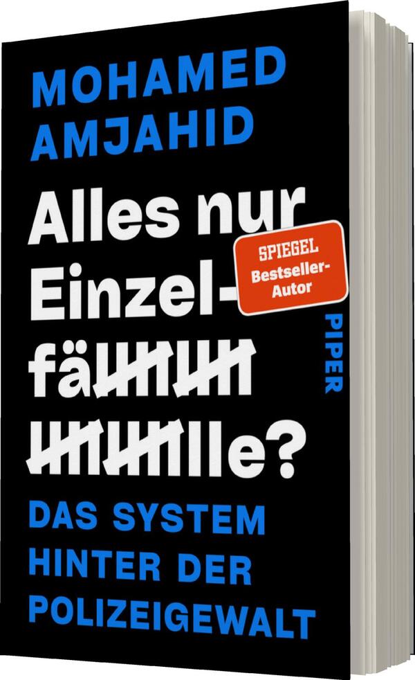 Das Buchcover zeigt einen schwarzen Hintergrund mit auffälligen, in Blau und Weiß gehaltenen Schriftzügen. Der Titel „Alles nur Einzelfälle?“ steht prominent in einer großen, dynamischen Schrift. Der Autor, Mohamed Amjahid, ist in blauer Schrift am oberen Rand platziert. Ein rotes Kästchen mit der Aufschrift „SPIEGEL-Bestseller-Autor“ hebt sich vom Hintergrund ab. Darunter folgt der Untertitel „DAS SYSTEM HINTER DER POLIZEIGEWALT“ in weißer Schrift. Die Gesamterscheinung vermittelt eine kraftvolle und provokante Atmosphäre.