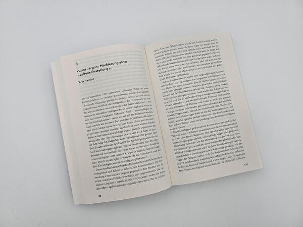 Innenansicht des Buches „Schwarzbuch Putin“