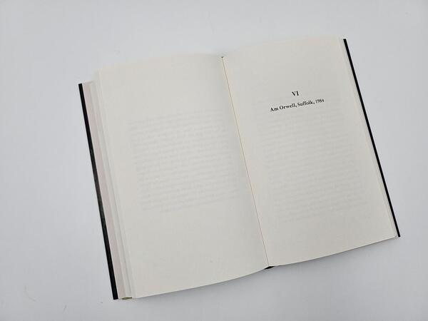 Außenansicht des Buches „Zeitpfade“