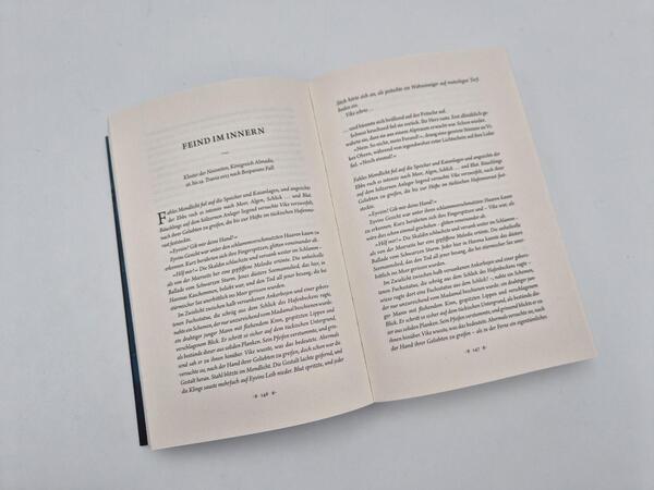 Außenansicht des Buches „Der dunkle Brunnen“