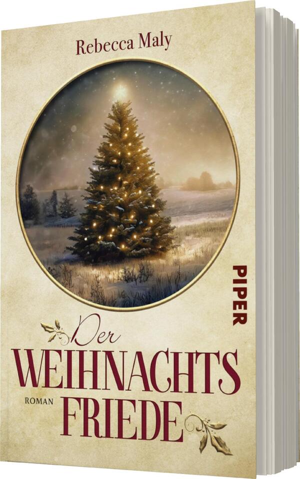 Das Buchcover zeigt einen geschmückten Weihnachtsbaum, der in einer winterlichen Landschaft steht und von sanftem Licht umhüllt ist. Die Farben sind warm und einladend, mit einem goldenen Hintergrund und sanften Brauntönen. Der Titel „Der Weihnachtsfriede“ ist in einer eleganten, roten Schrift oberhalb des Baumes platziert, während der Name der Autorin „Rebecca Maly“ in kleinerer Schrift am oberen Rand zu finden ist. Auf der Unterseite steht das Verlagslogo „PIPER“.