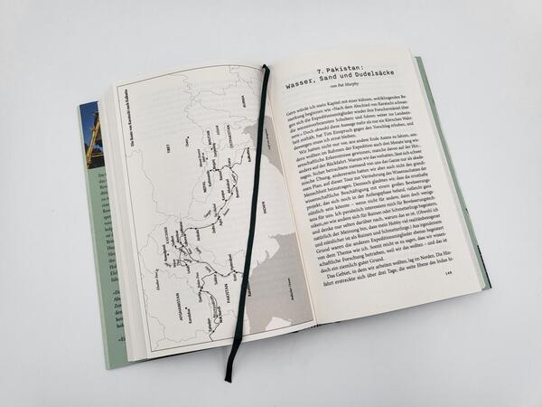 Innenansicht des Buches „First Overland. Als Erste im Land Rover 18.000 Meilen von London nach Singapur“