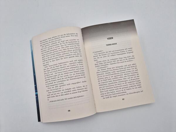 Außenansicht des Buches „Terra Nova“