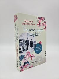 Innenansicht des Buches „Unsere kurze Ewigkeit“