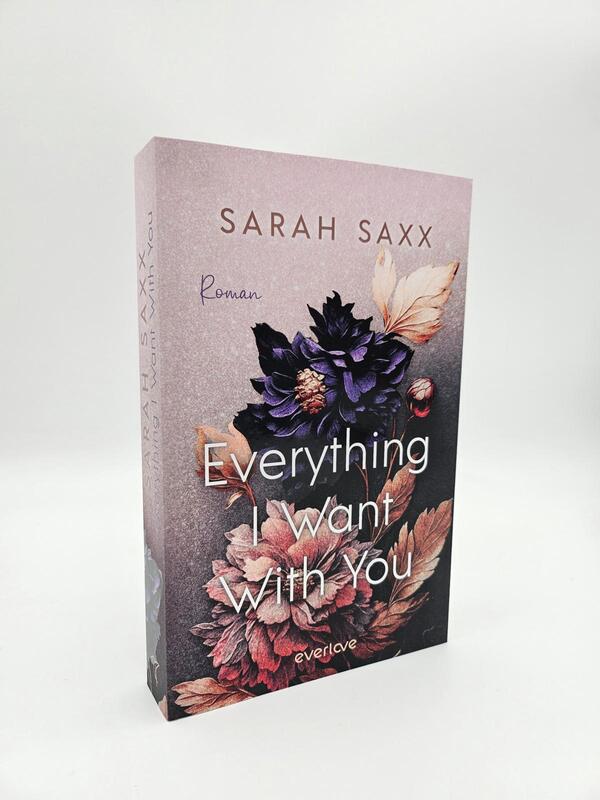 Außenansicht des Buches „Everything I Want With You“