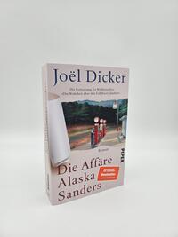 Außenansicht des Buches „Die Affäre Alaska Sanders“