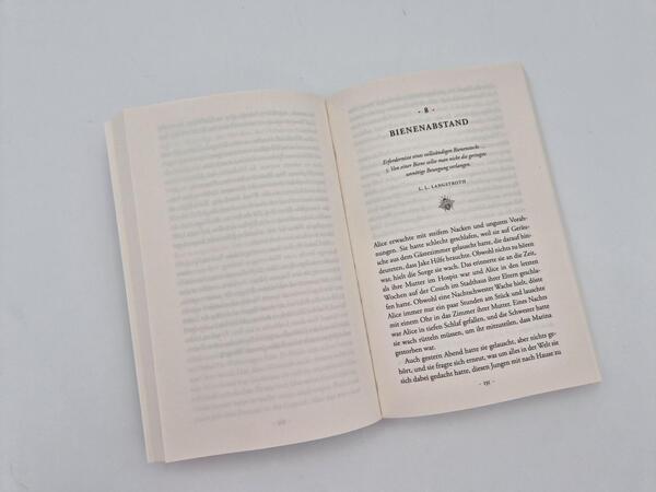 Außenansicht des Buches „Die Melodie der Bienen“
