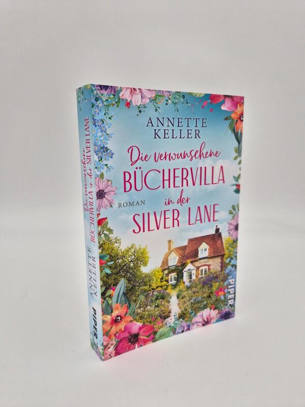 Außenansicht des Buches „Die verwunschene Büchervilla in der Silver Lane“