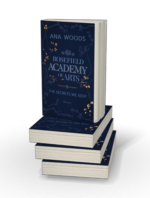 Bücherstapel des Buches „Rosefield Academy of Arts – The Secrets We Keep“
