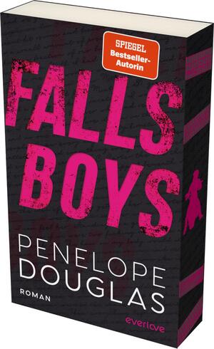 Das Buchcover zeigt einen dunklen, fast schwarzen Hintergrund mit kaum sichtbarem handschriftlichem Text als Textur. Großformatiger, zerkratzter Schriftzug in knalligem Magenta: „FALLS BOYS“. Darunter der Autorenname in klarer, weißer Großbuchstabensans: „PENELOPE DOUGLAS“. Rechts eine kleinere pinke Frauen-Silhouette. Oben rechts ein oranger Aufkleber mit dem Text „SPIEGEL Bestseller-Autorin“. Eindruck: kraftvoll, urban und leicht geheimnisvoll.