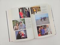 Außenansicht des Buches „Book of Lives “