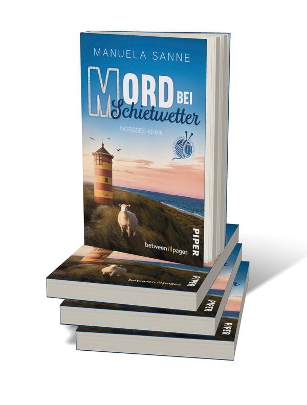 Bücherstapel des Buches „Mord bei Schietwetter“