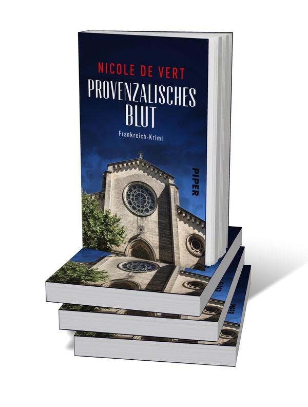 Bücherstapel des Buches „Provenzalisches Blut“