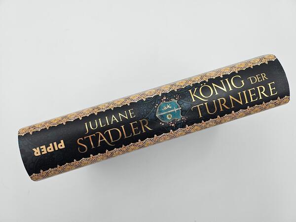 Innenansicht des Buches „König der Turniere“