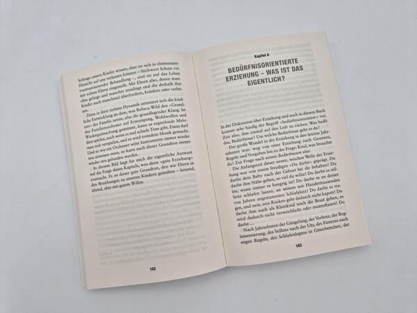 Außenansicht des Buches „Mit Herz und Klarheit“