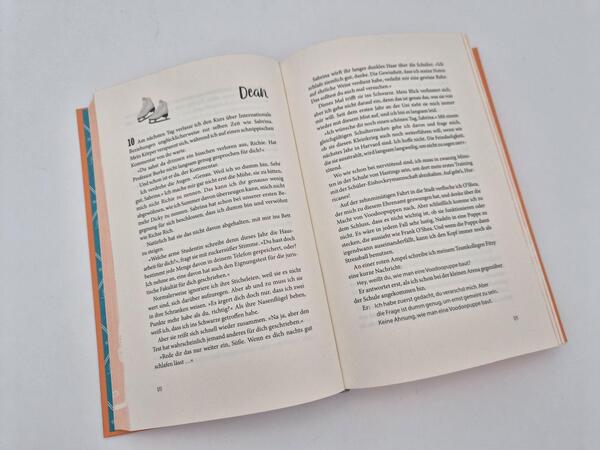 Außenansicht des Buches „The Score – Mitten ins Herz“