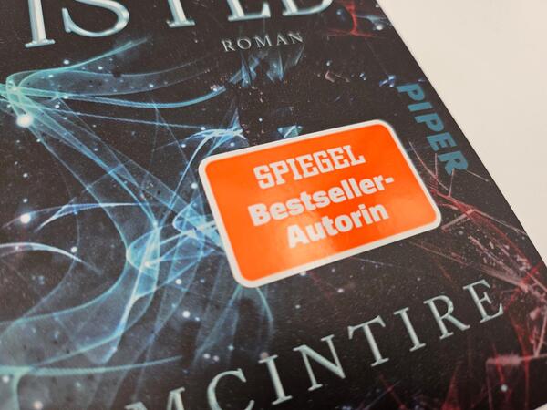 Außenansicht des Buches „Twisted“