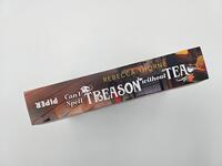 Außenansicht des Buches „Can’t Spell Treason Without Tea“