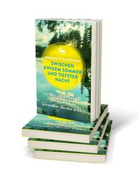 Bücherstapel des Buches „Zwischen ewigem Sommer und tiefster Nacht“
