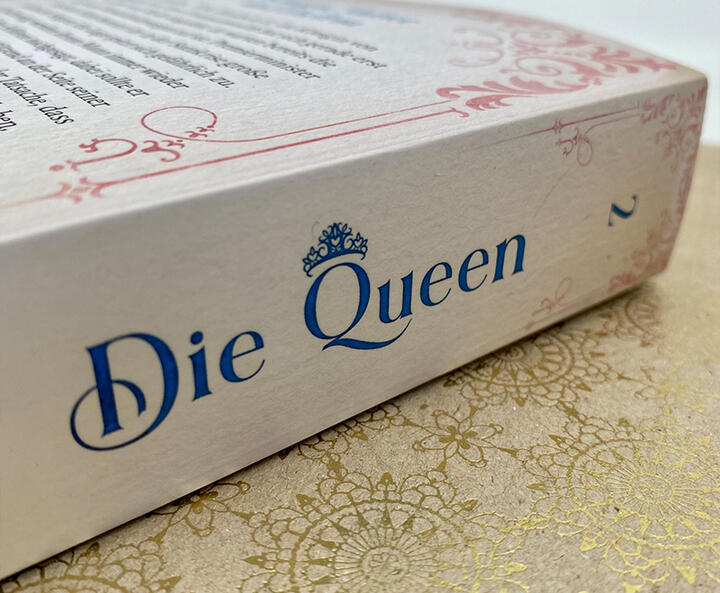 Queen Roman-Biografie